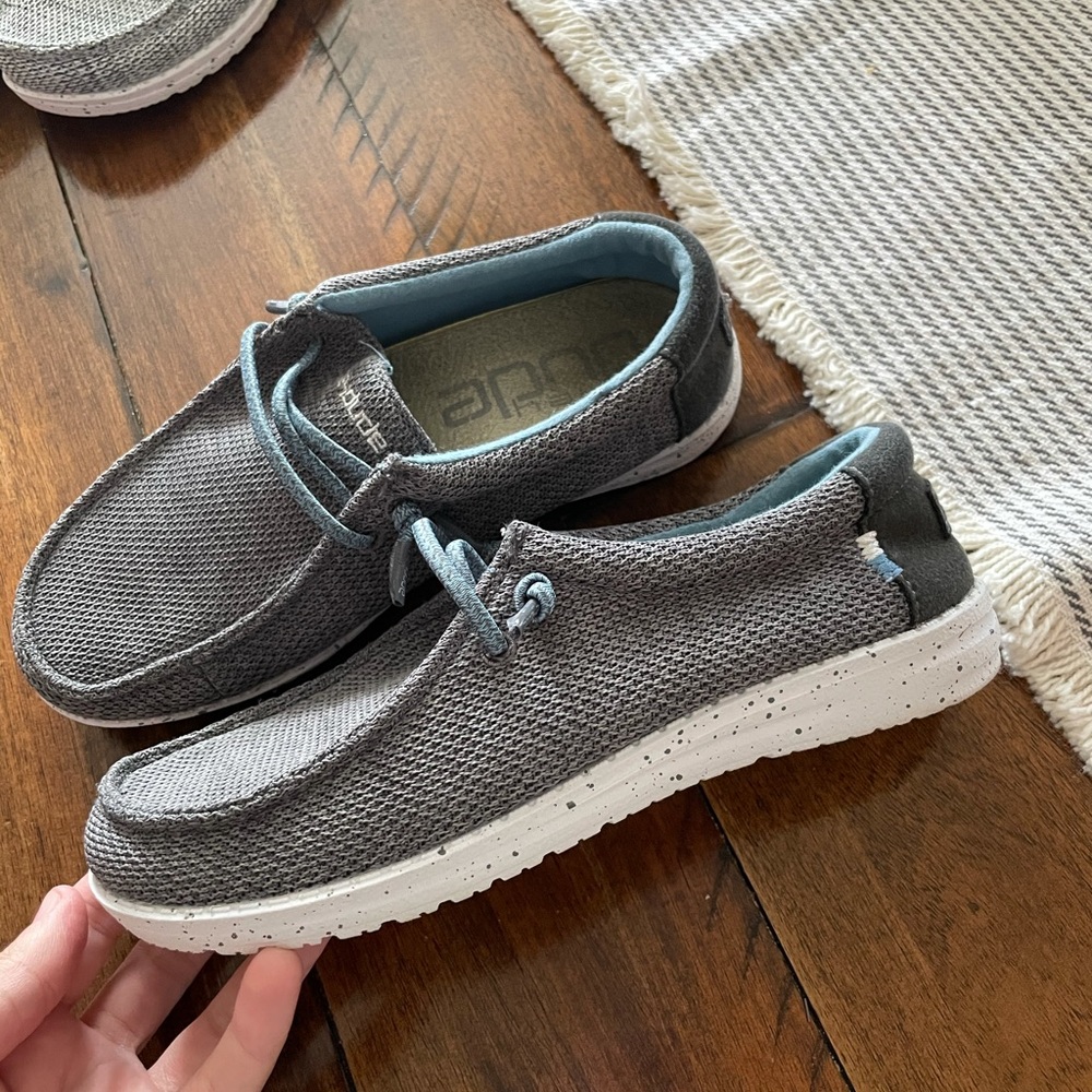 Youth Hey Dude shoes size 3